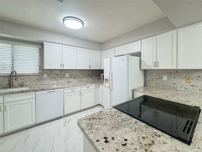 Building Photo - 112 Cove Point