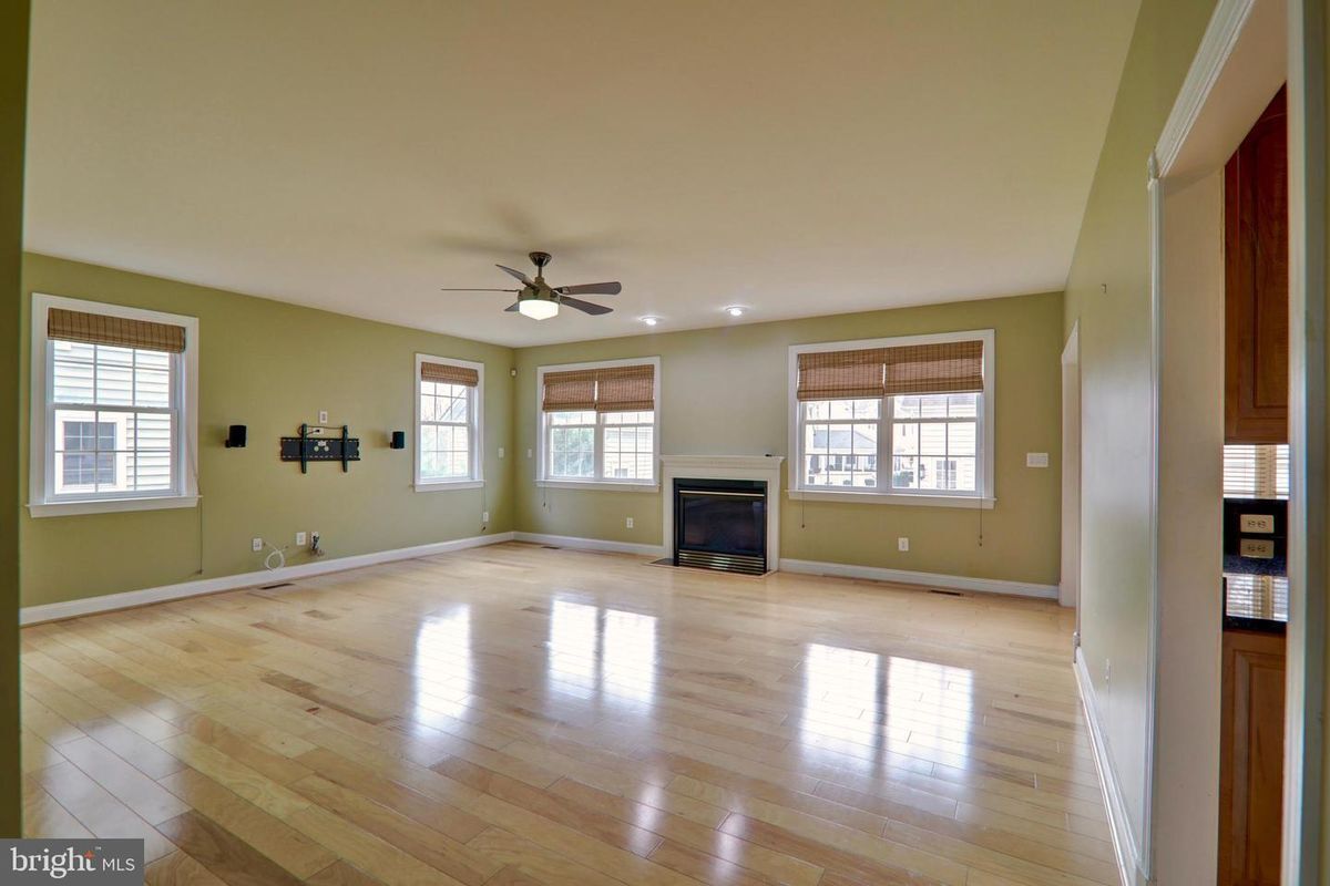 Building Photo - 41779 Bristow Manor Dr