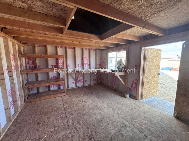 Building Photo - Large Home in Dayton with Mother In Law Quarters