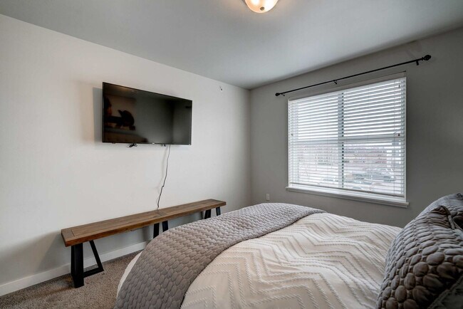 Building Photo - 360 Enterprise Blvd