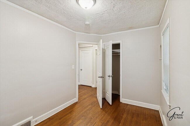 Building Photo - 10067 Grayton St