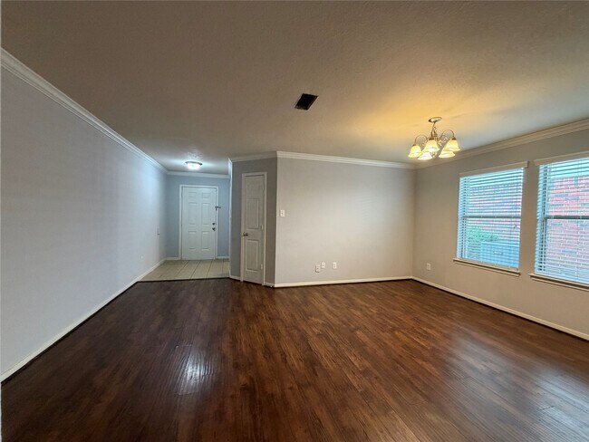 Building Photo - 8023 Clover Leaf Dr