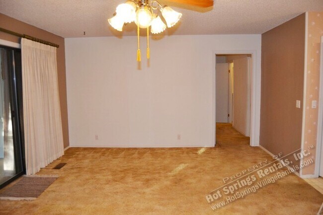 Building Photo - 6 Vilaseca Ln