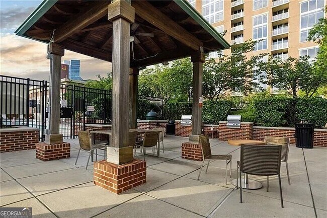 Building Photo - 1820 Peachtree St NW