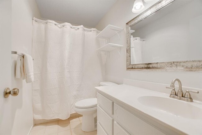 Building Photo - 3704 Bannockburn Dr