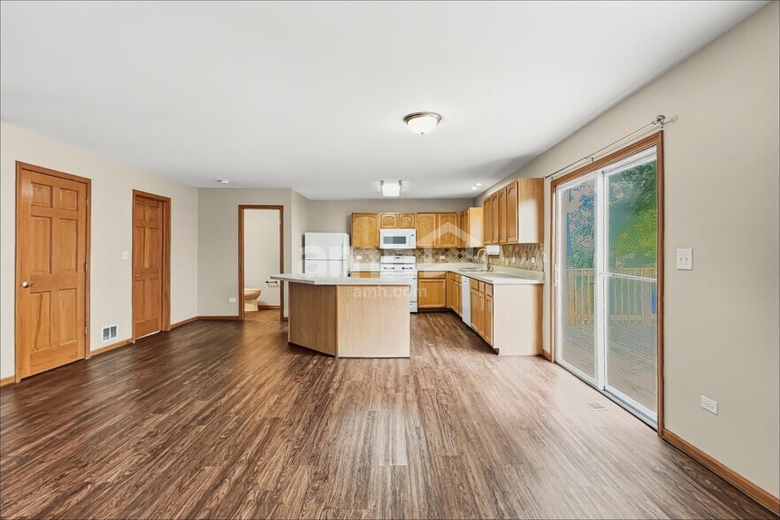 Building Photo - 3229 Kenilworth Ln