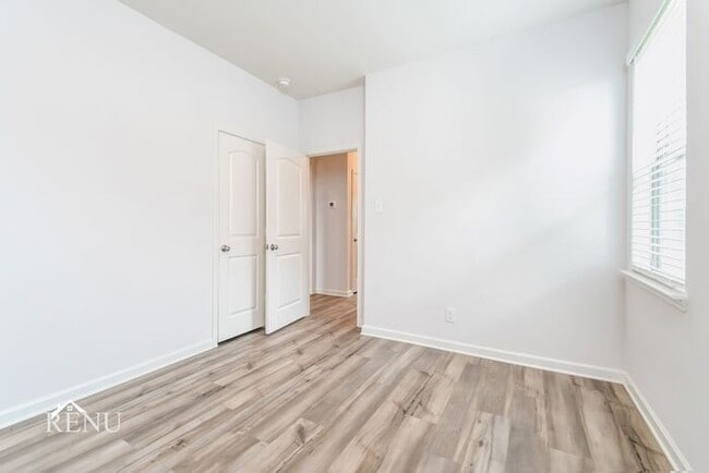 Building Photo - 1105 Wheatfield Ln