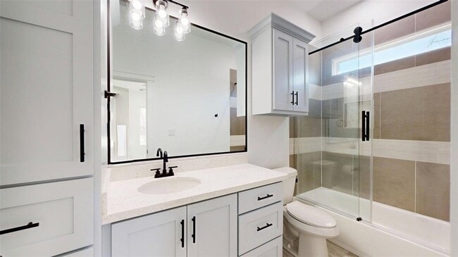 Building Photo - 4867 N Oakland Ln