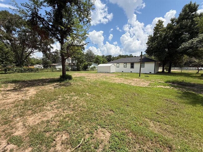 Building Photo - 24010 Perkins Rd