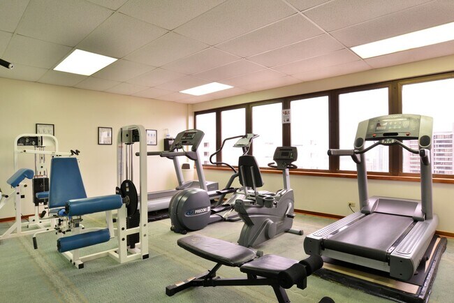 Building Photo - Remodeled One Bedroom One Bath at Villa on...