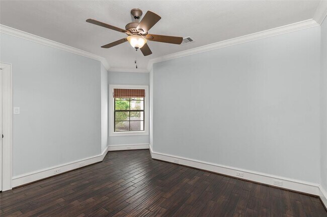 Building Photo - 2420 Chimney Rock Rd