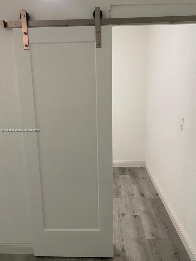 Building Photo - 1525 Meridian Ave