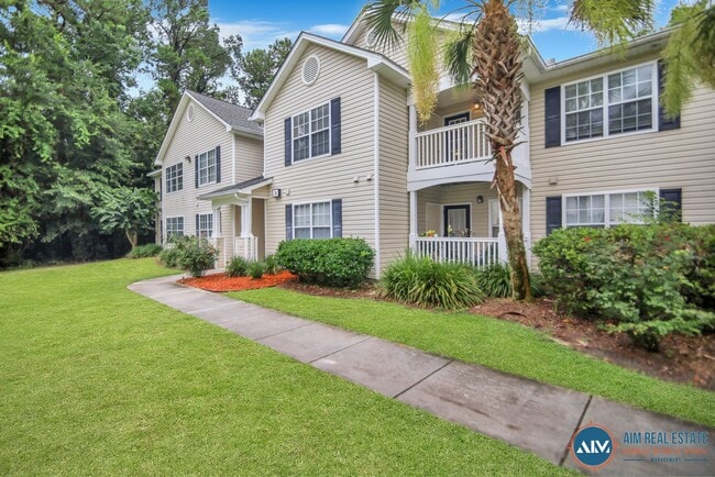 Building Photo - Charming Top-Floor Villa in The Reserve at...