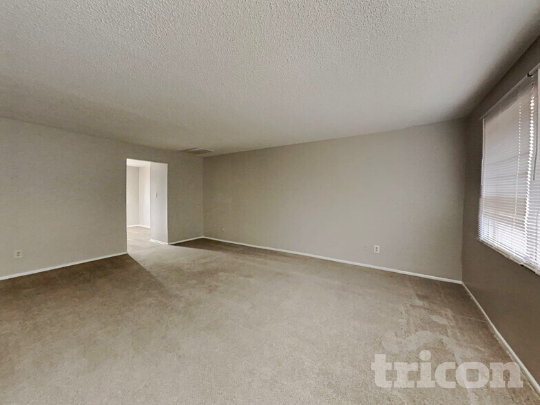 Building Photo - 13215 N 42nd St