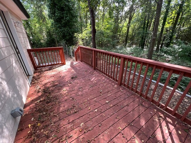 Building Photo - MOVE-IN READY!