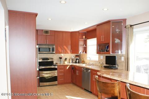 Building Photo - 39 School Rd W