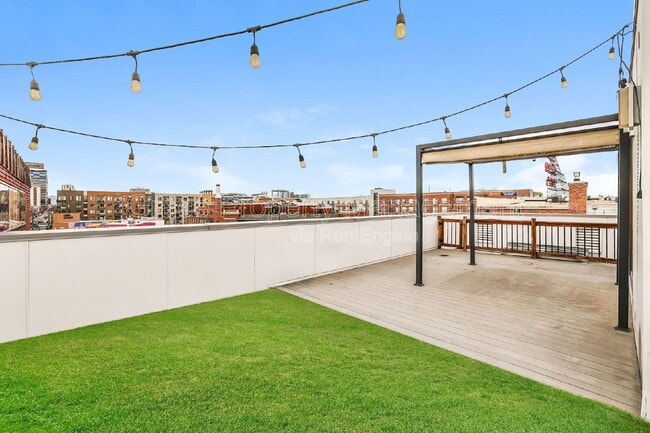 Building Photo - 2507 Larimer St