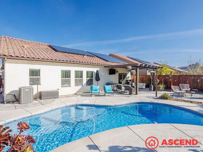 Building Photo - Phenomenal Home In Gossamer Grove!