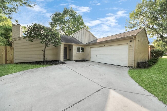 Building Photo - 11923 Briar Forest Dr