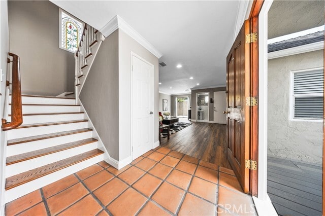 Building Photo - 927 Montecito Dr
