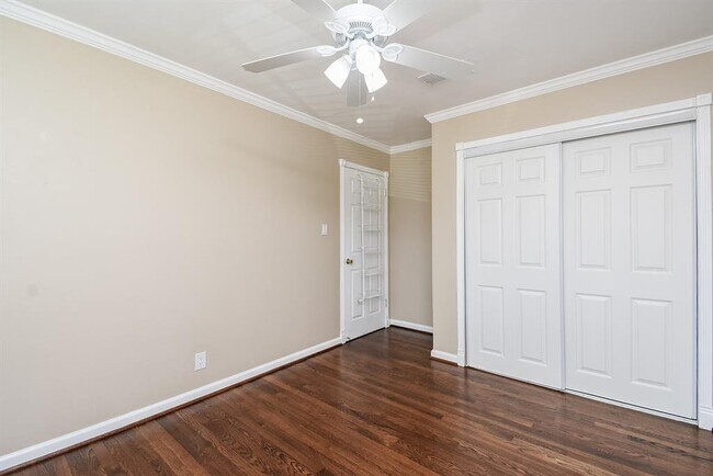 Building Photo - 6513 Neff St