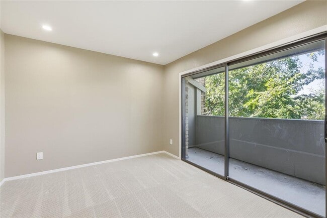 Building Photo - 48 Woodstone Square