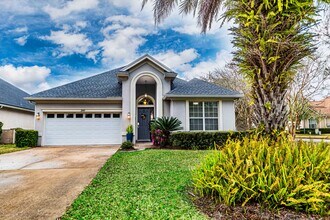 Building Photo - Spacious 4BR Retreat w/ Fenced Yard + Resort Amenities