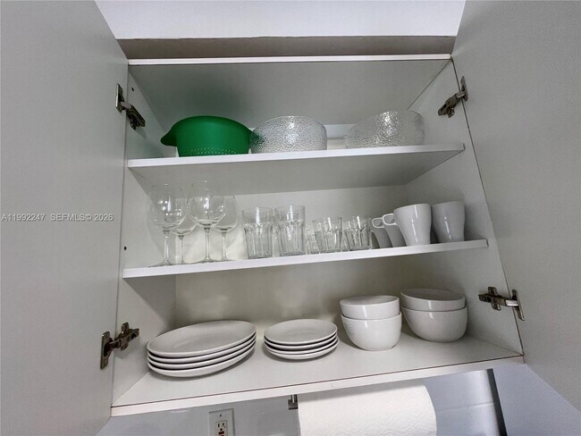 Building Photo - 8036 Harding Ave