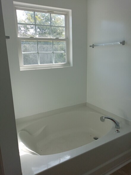 Building Photo - 4121 Alicia Ln