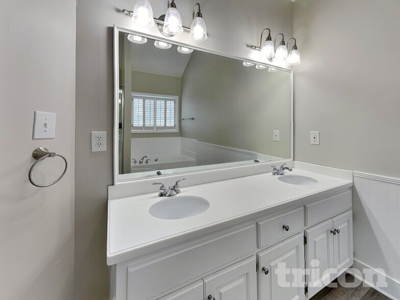 Building Photo - 1503 Elena Dr