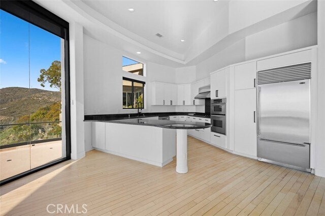 Building Photo - 648 Mystic View