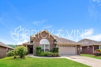 Building Photo - 985 Clover Ave