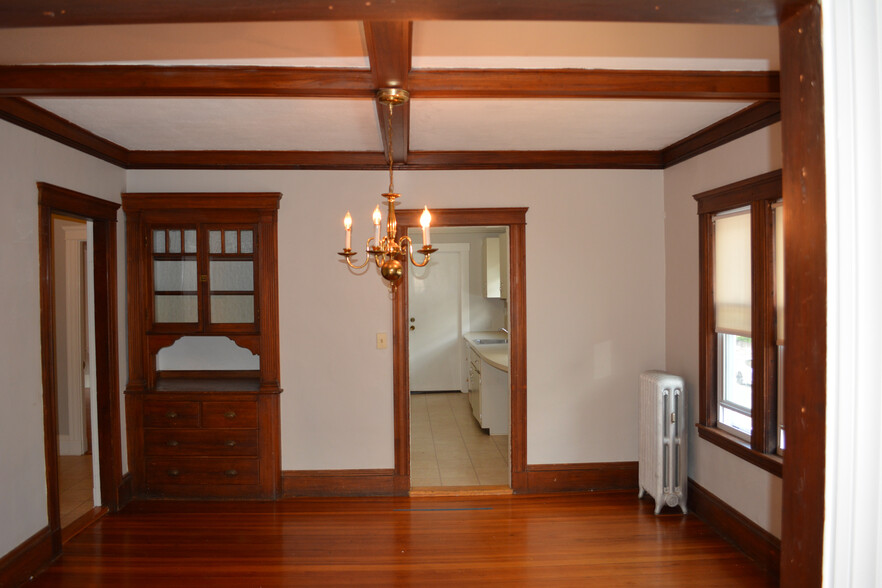 Primary Photo - 63 Freeman St