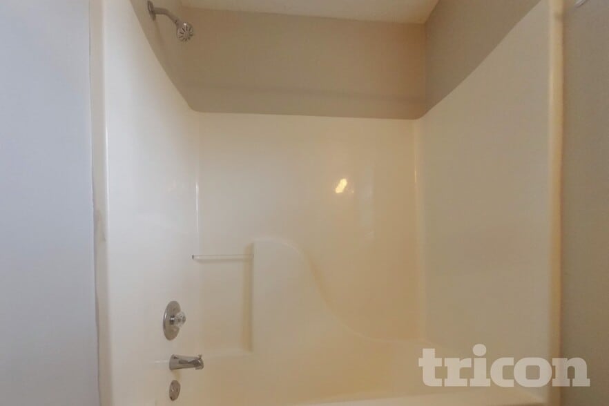 Building Photo - 113 Ivy Brook Dr