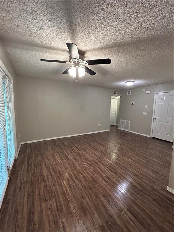 Building Photo - 221 Brooke Lynn Dr