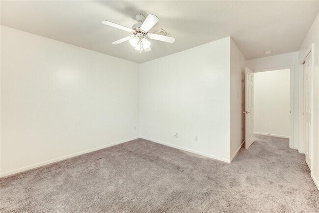Building Photo - 15206 Garett Green Cir