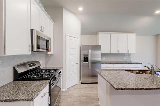 Building Photo - 422 Forsyth Dr