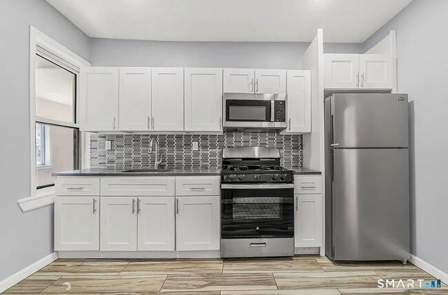 Building Photo - 1220 Pembroke St