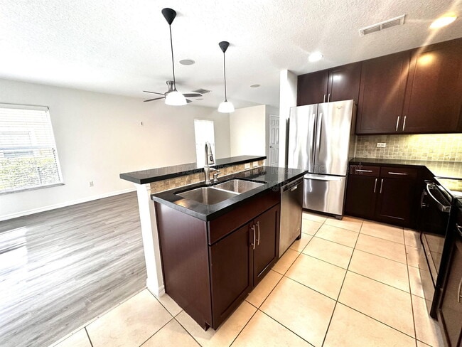 Building Photo - 3845 Silverbell Loop
