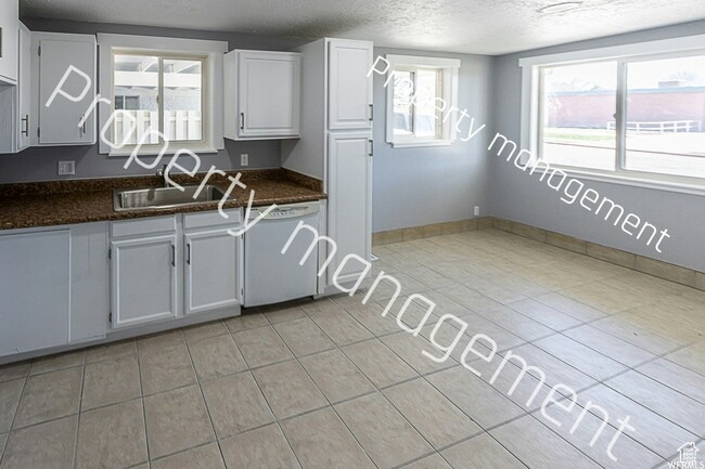 Building Photo - 202 W 2050 N