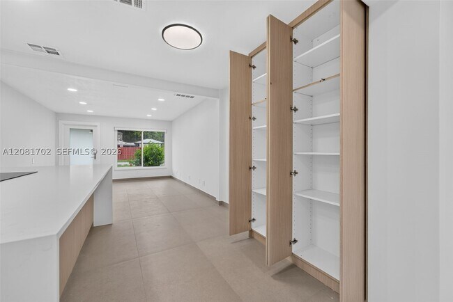Building Photo - 3036 N 58th Ave