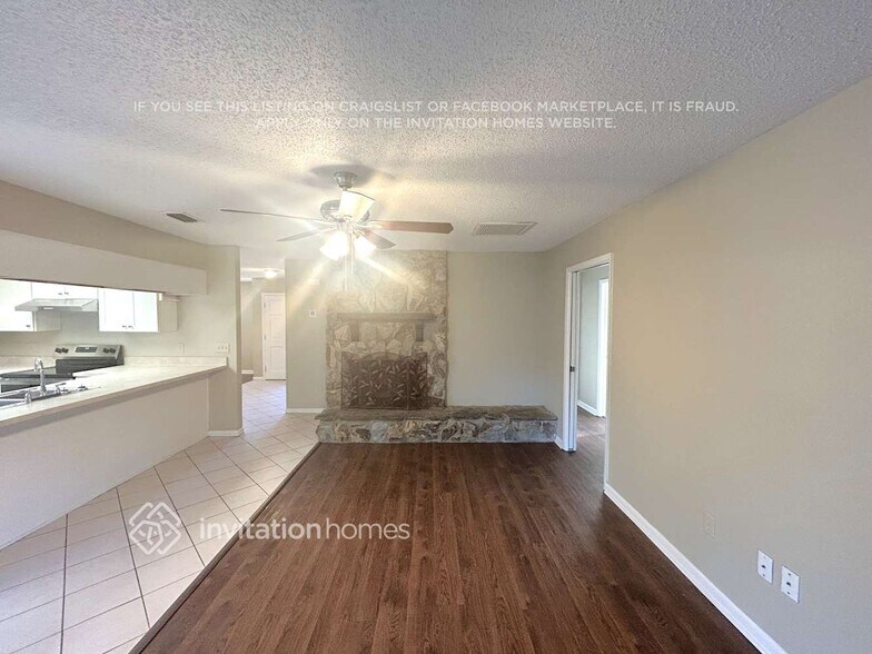 Building Photo - 916 Tarawood Ln