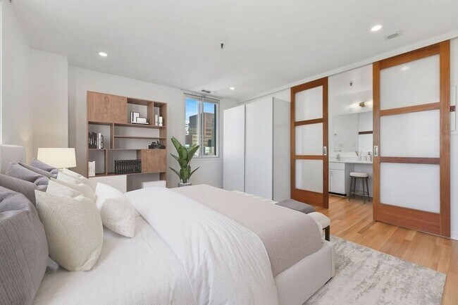 Building Photo - 4 Canal Park