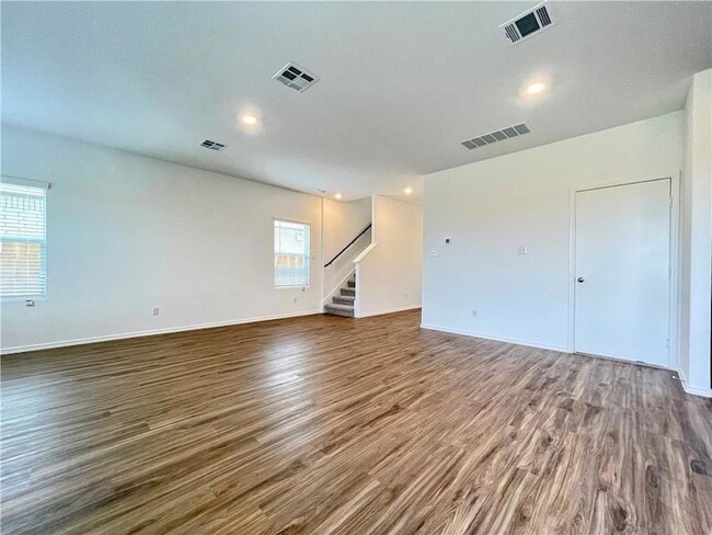 Building Photo - 118 Canley Lp