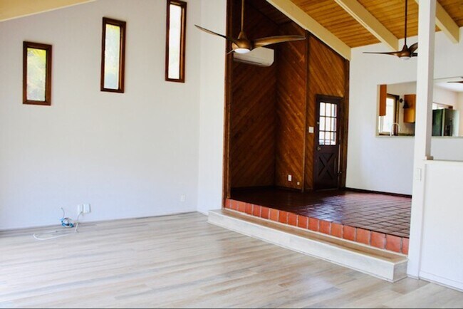 Building Photo - Gorgeous Executive Kailua Home For Rent!