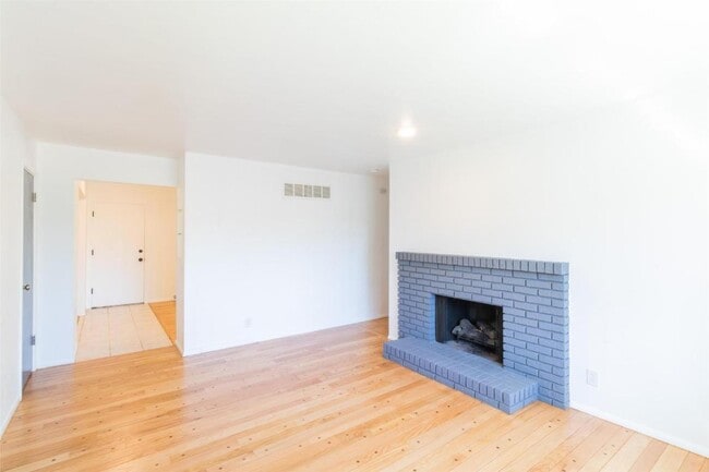 Building Photo - 9724 Brookmere Dr