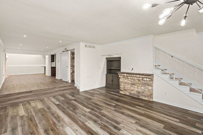 Building Photo - ALAMO HEIGHTS  |  TOWNHOME  |  REMODELED  ...