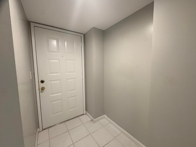 Building Photo - 7281 Amberly Ln