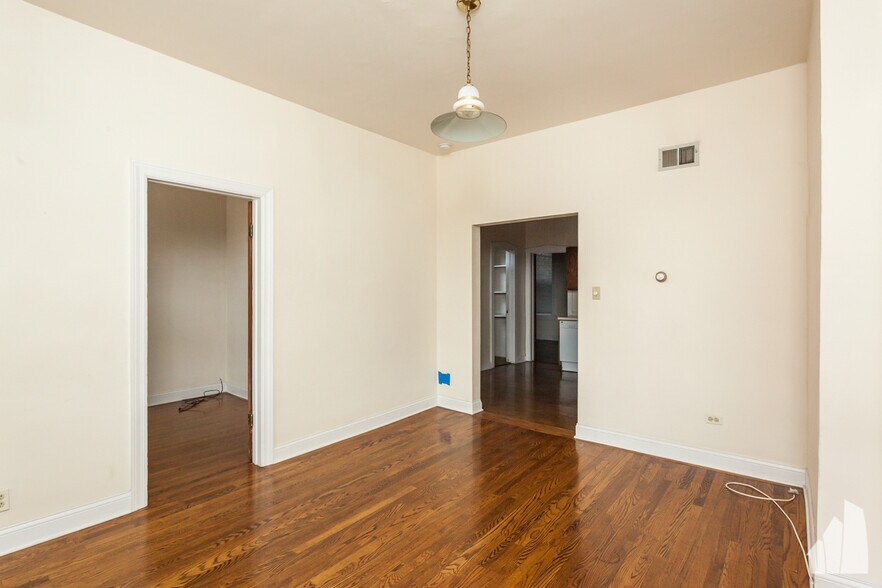 Building Photo - 3414 N Halsted St