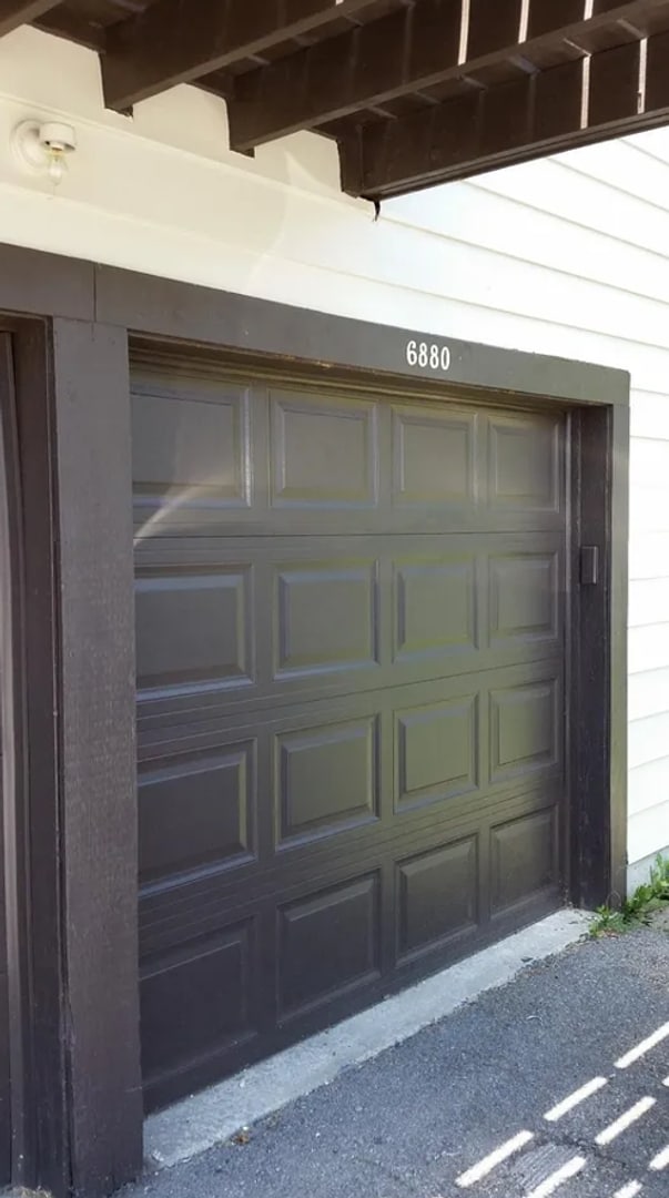 Building Photo - 2 bedroom condo with central air